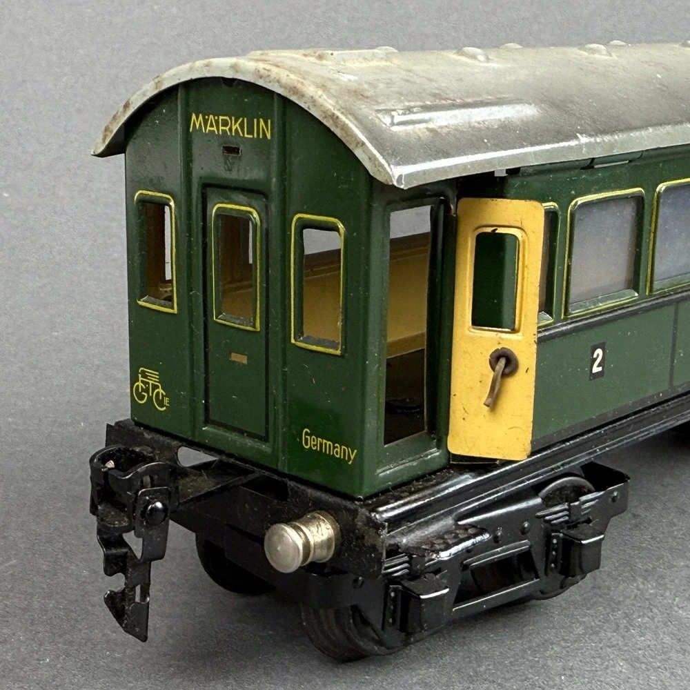 Marklin O-gauge #17510 Tinplate Passenger Car Green, vintage